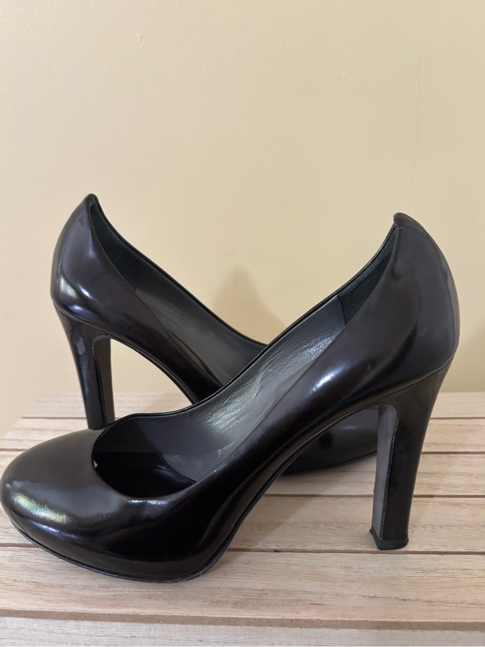 Theory| Black Patent Leather Round-Toe High 4” Heel Pumps Made in Italy Sz 6.5